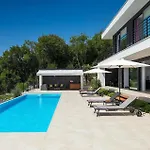 Minimal Nyaraló Kastav