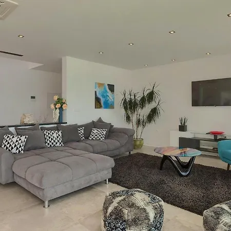 Minimal Сasa de vacaciones Kastav